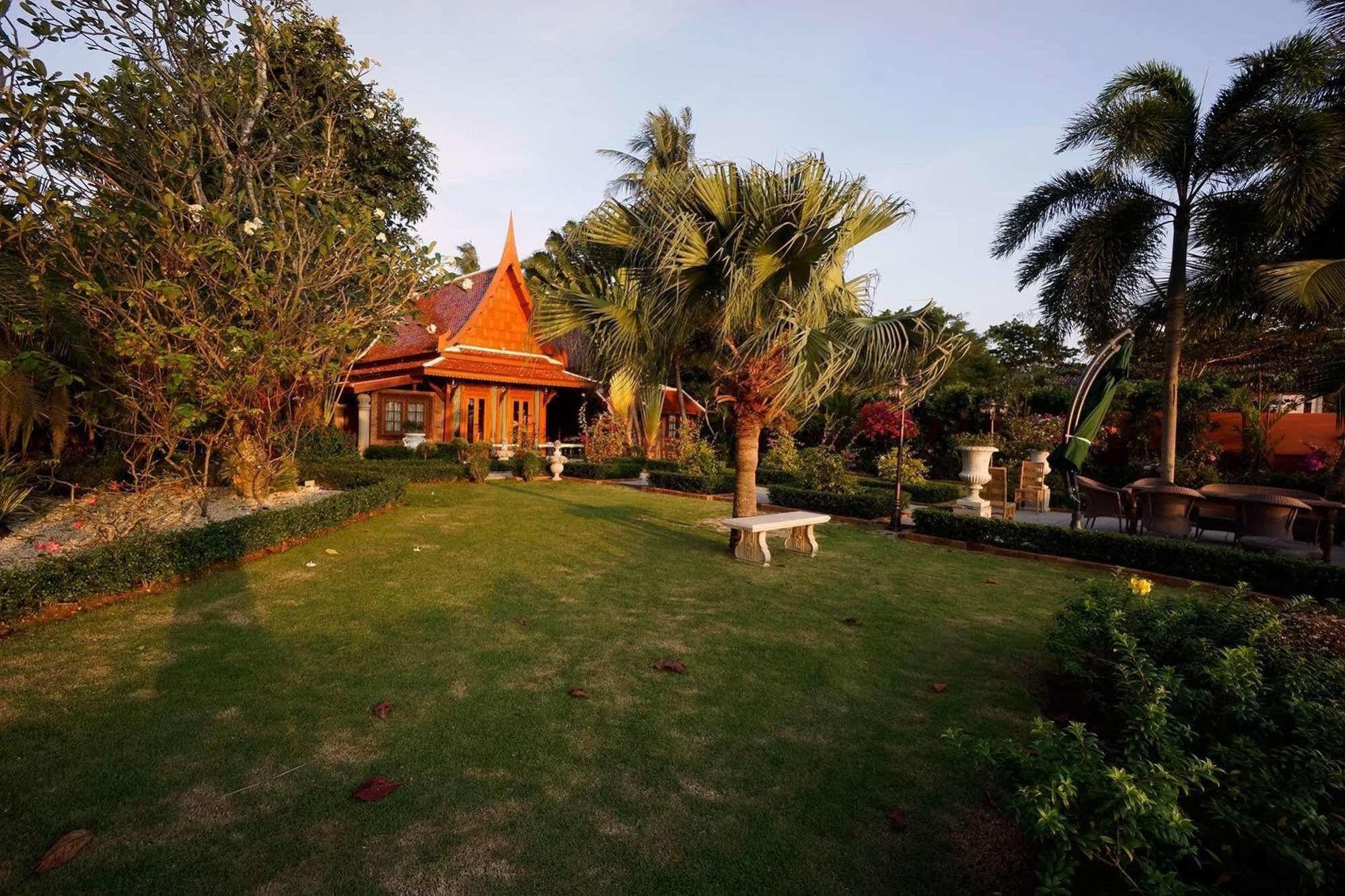 Hotel Baan Sang Pathum à Rawai Extérieur photo